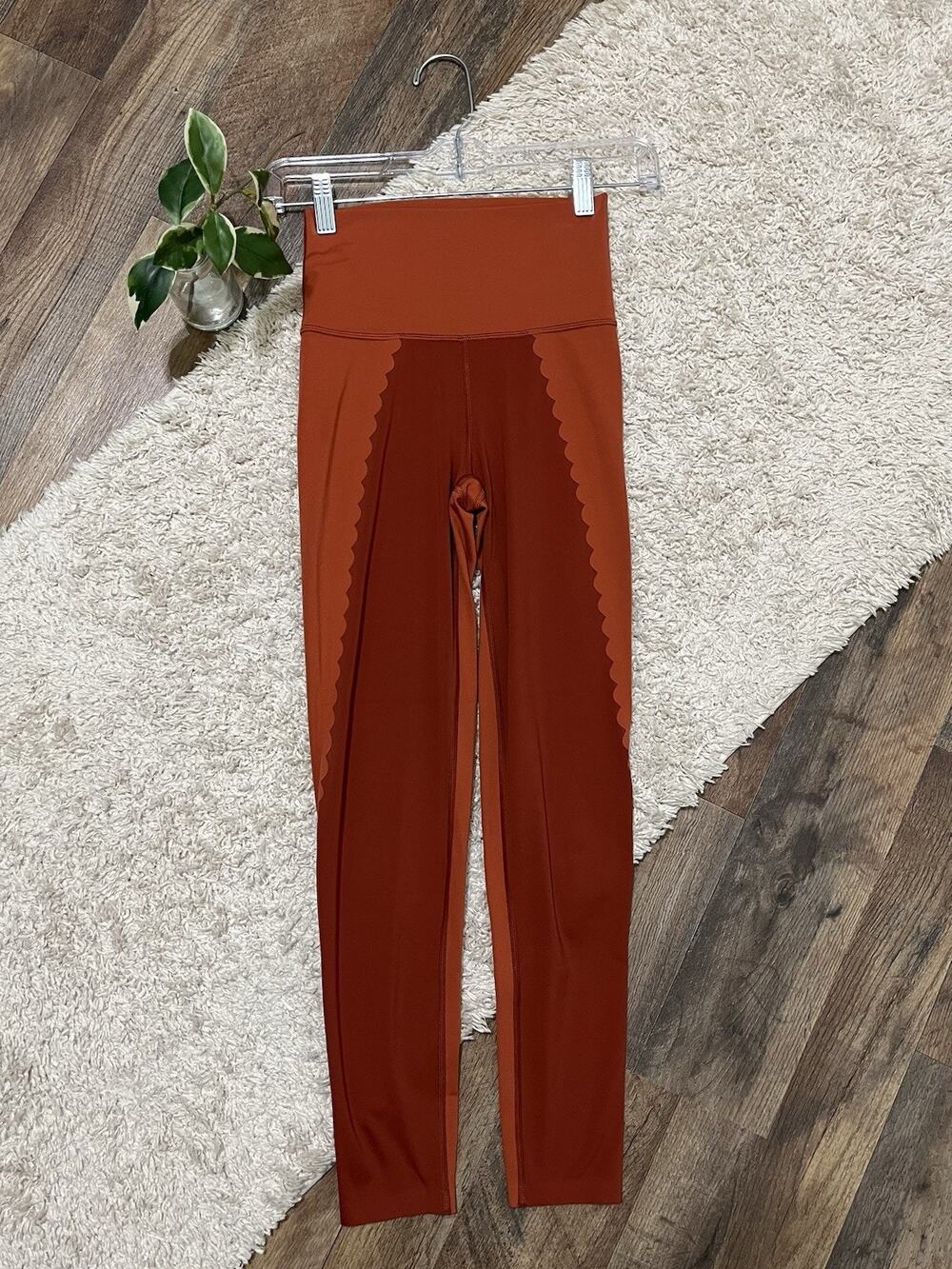 Aerie Chill. Play. Move. Small Colorblock Orange Scallop High Waisted Leggings
